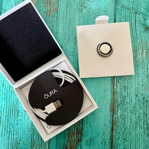 Oura Gen 3 Heritage Silver Smart Ring with Charger Set Size 11
